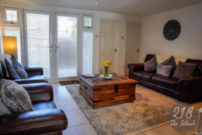 The Cabin, Glan Gwna